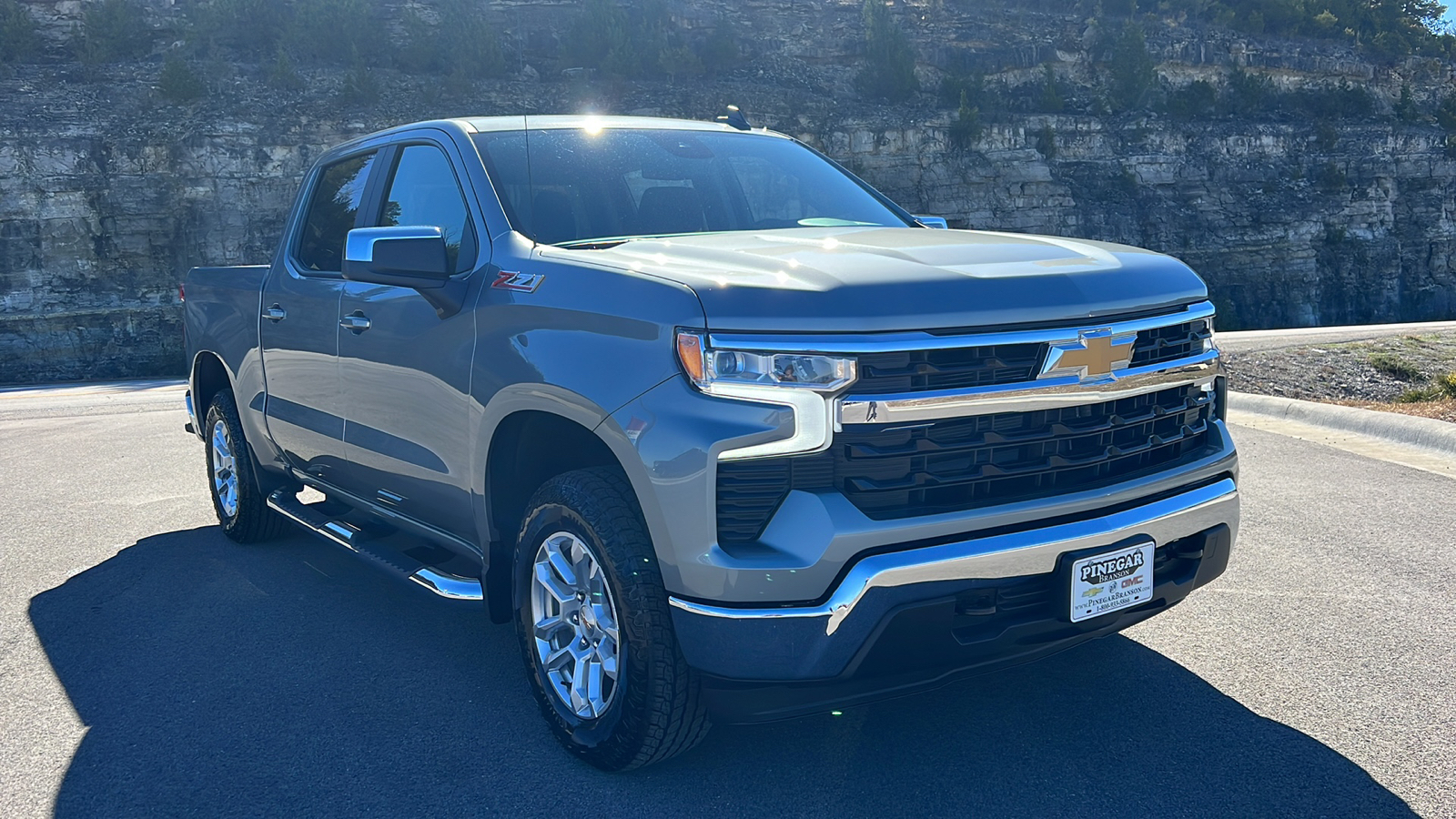 2025 Chevrolet Silverado 1500 LT 1