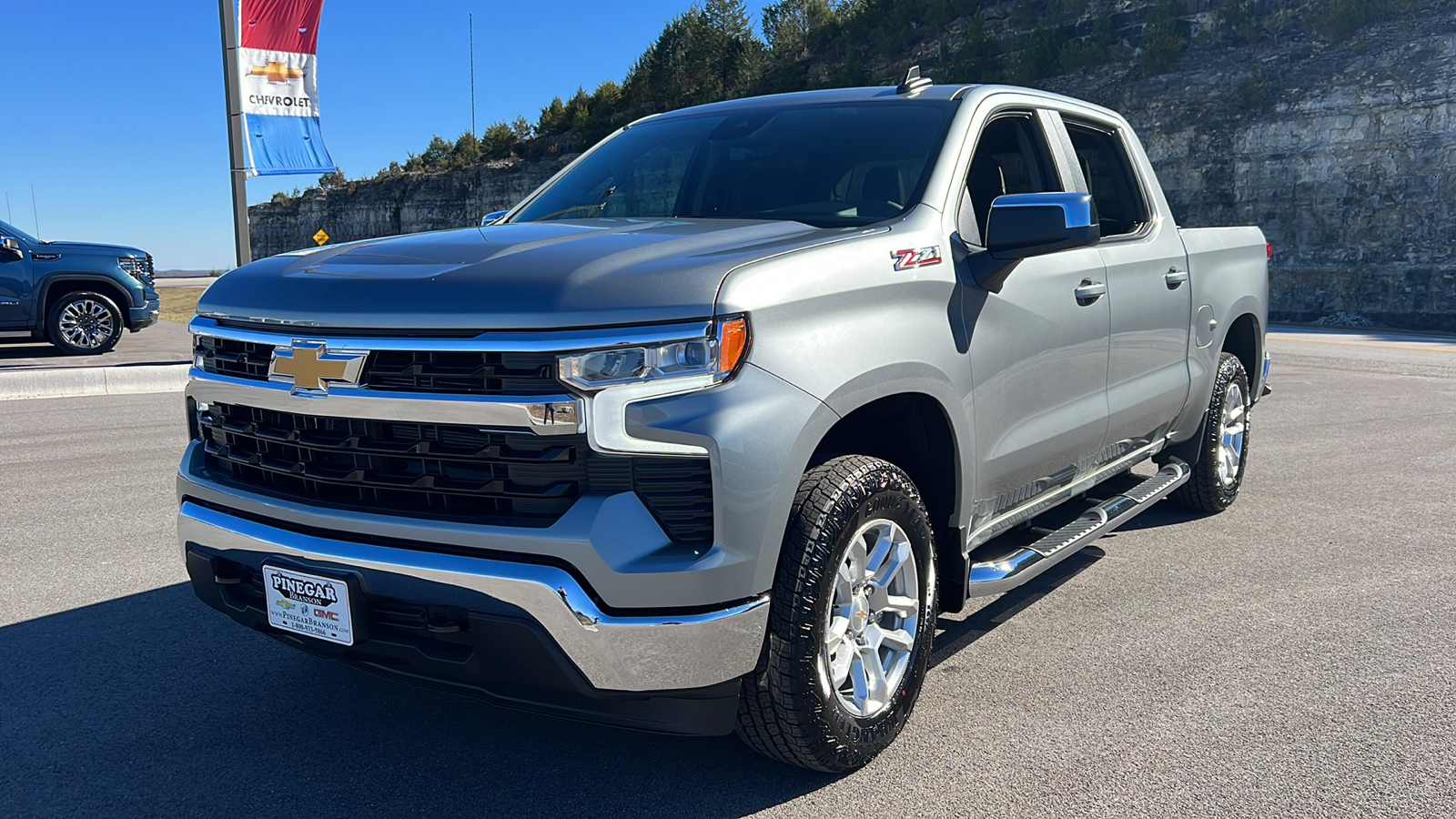 2025 Chevrolet Silverado 1500 LT 3