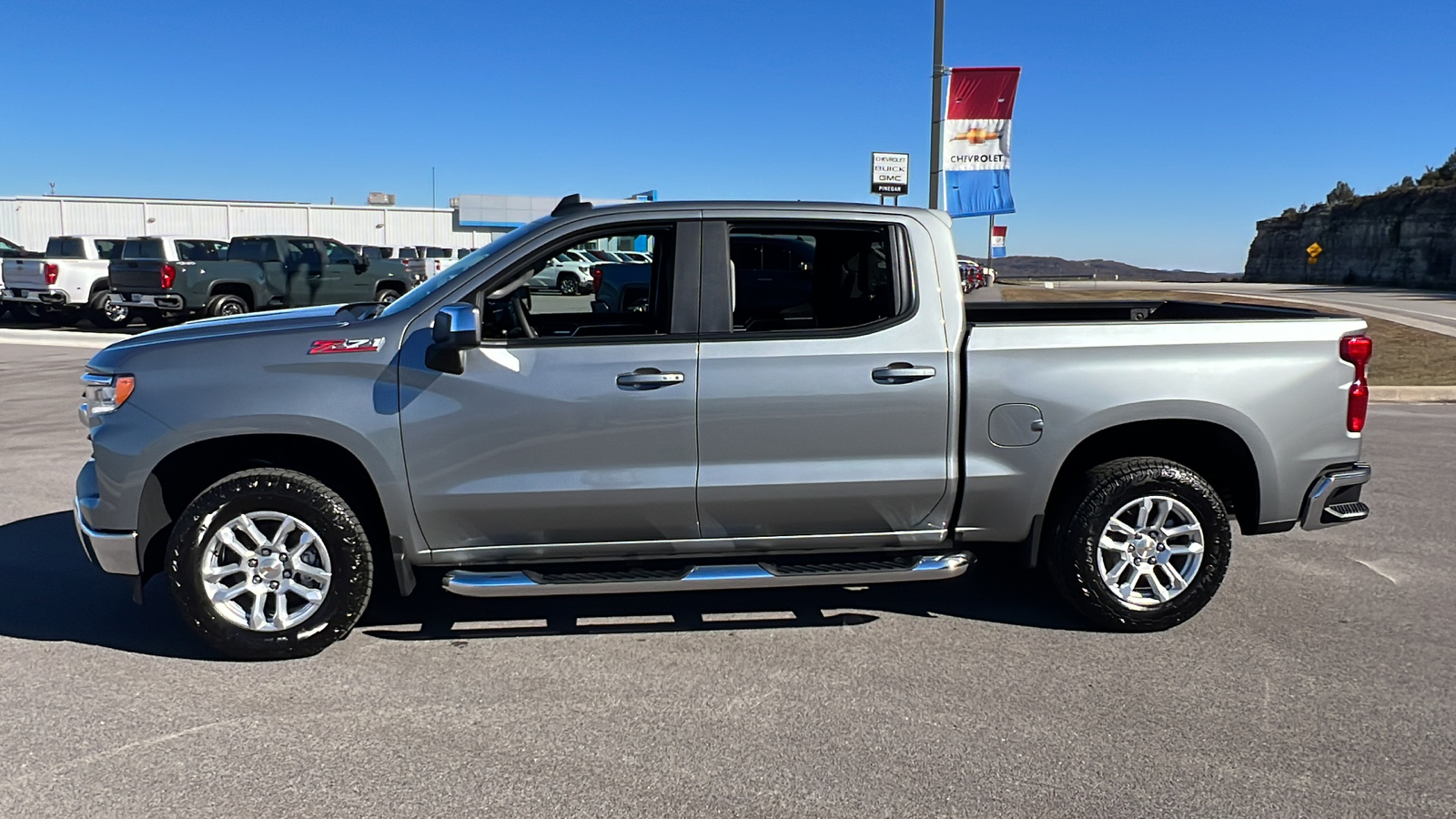 2025 Chevrolet Silverado 1500 LT 4