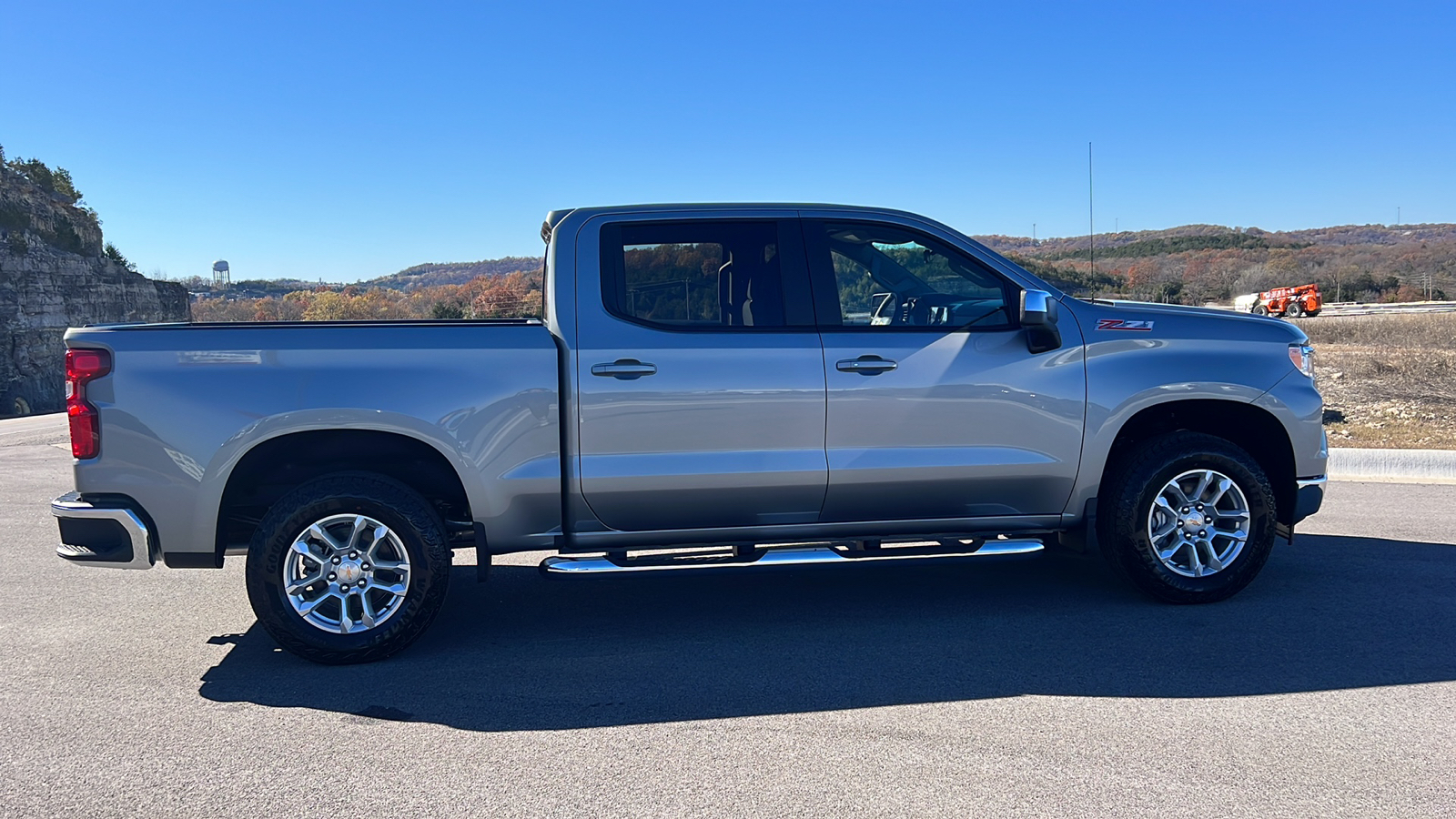 2025 Chevrolet Silverado 1500 LT 9