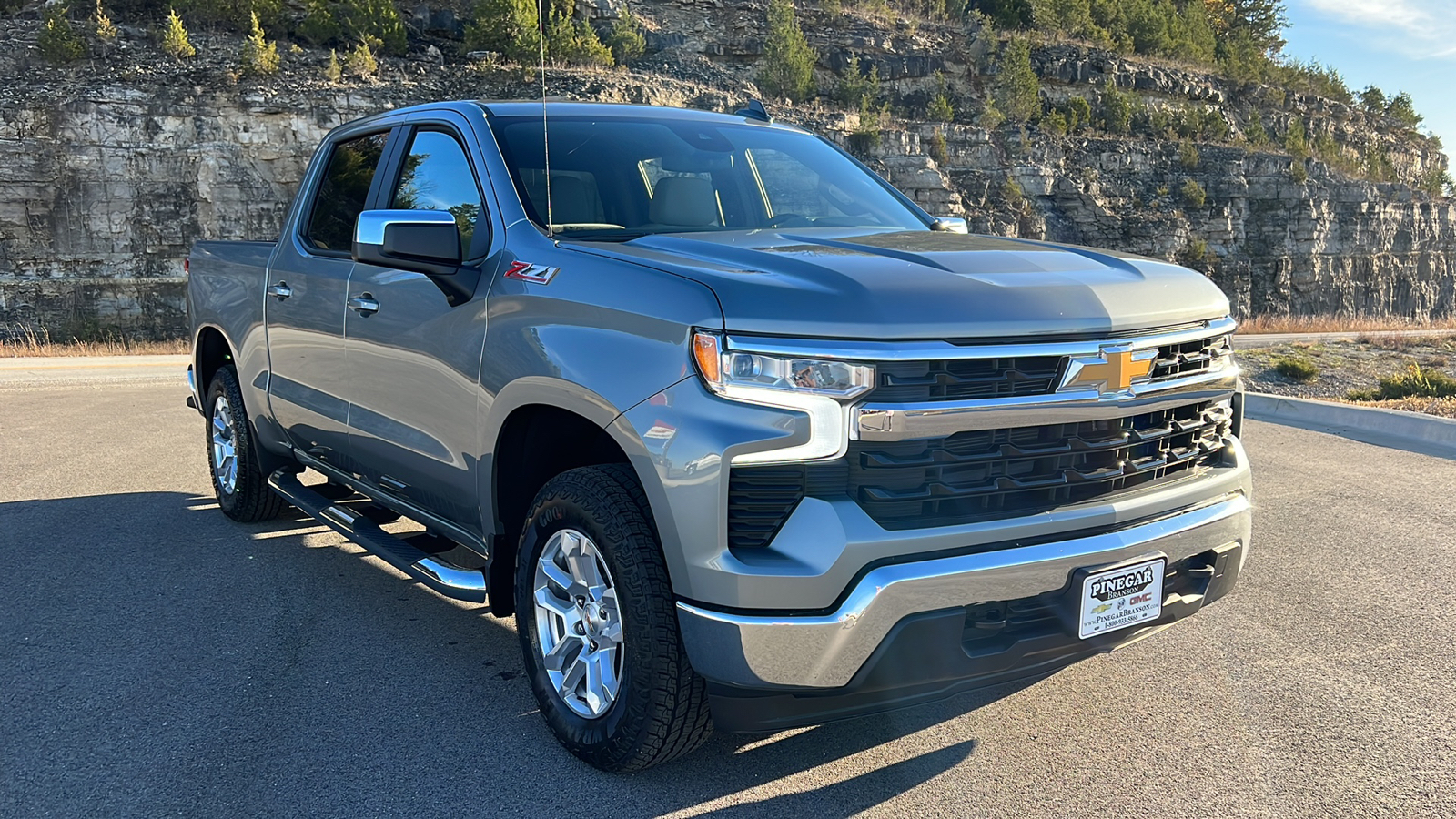 2025 Chevrolet Silverado 1500 LT 1