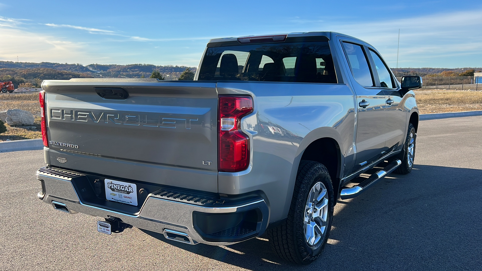 2025 Chevrolet Silverado 1500 LT 8