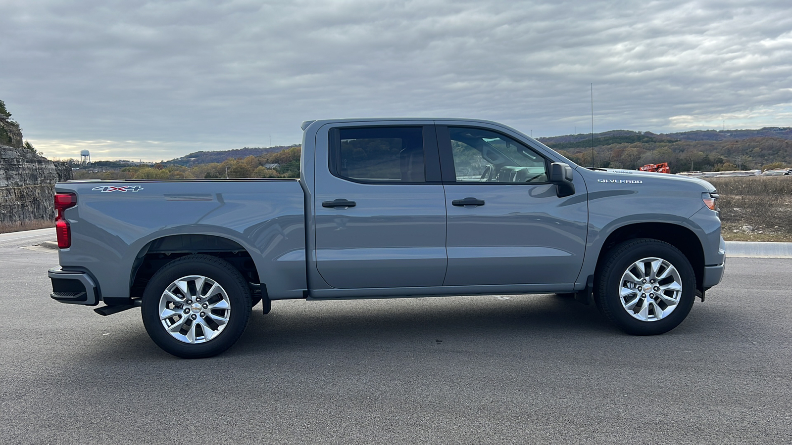 2025 Chevrolet Silverado 1500 Custom 9