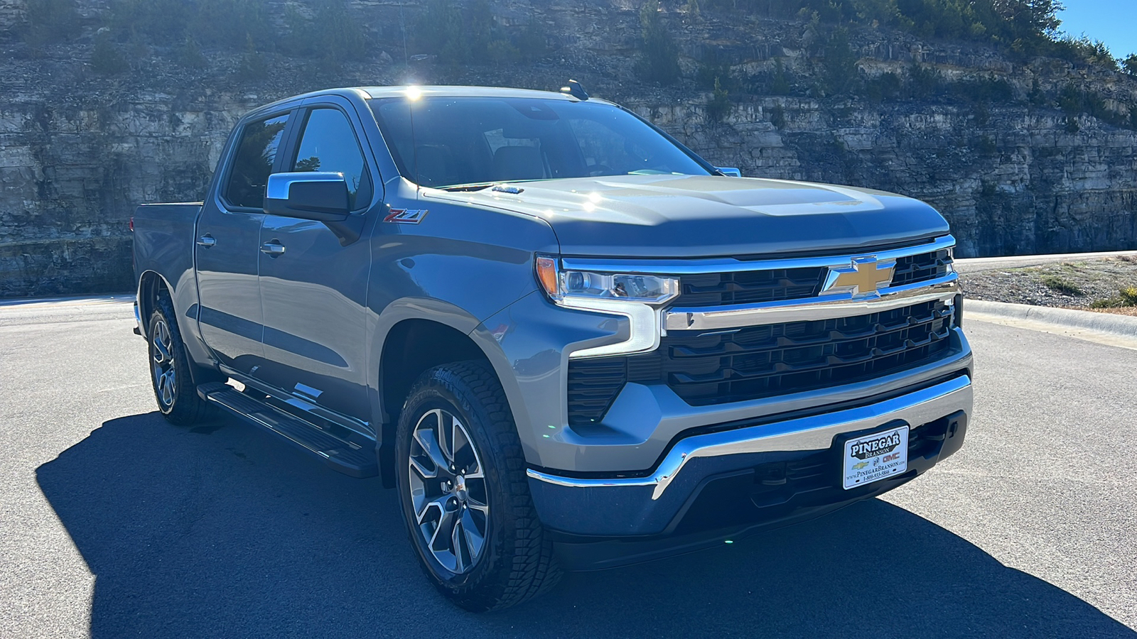 2025 Chevrolet Silverado 1500 LT 1