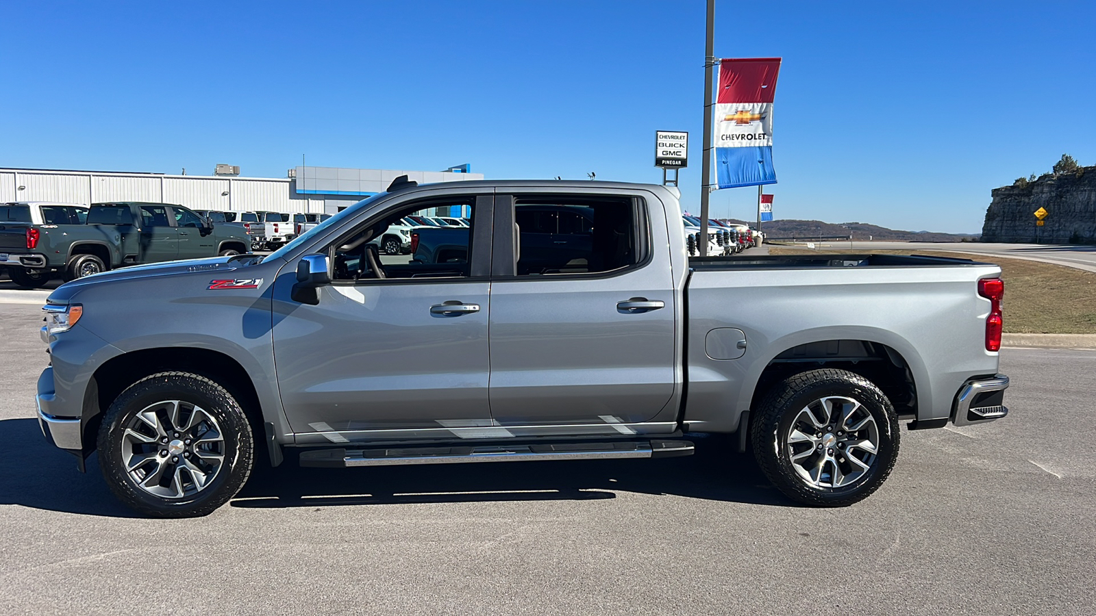 2025 Chevrolet Silverado 1500 LT 4