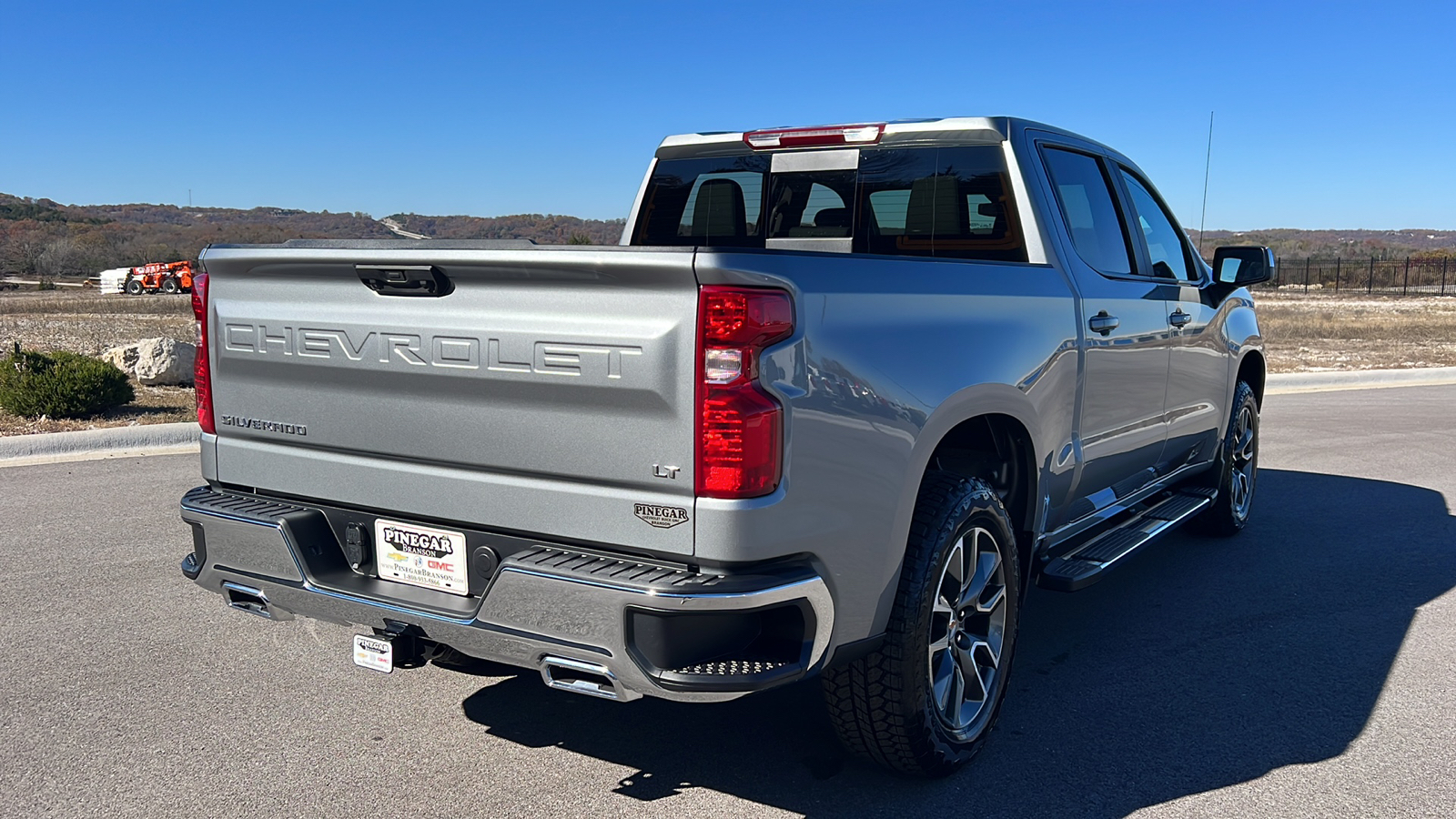 2025 Chevrolet Silverado 1500 LT 8