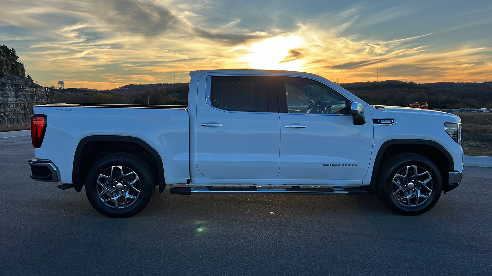 2025 GMC Sierra 1500 SLT 9