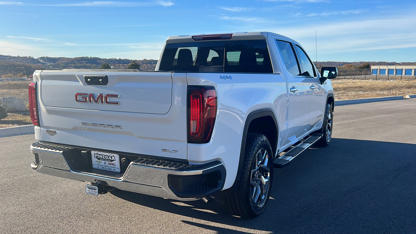 2025 GMC Sierra 1500 SLT 8