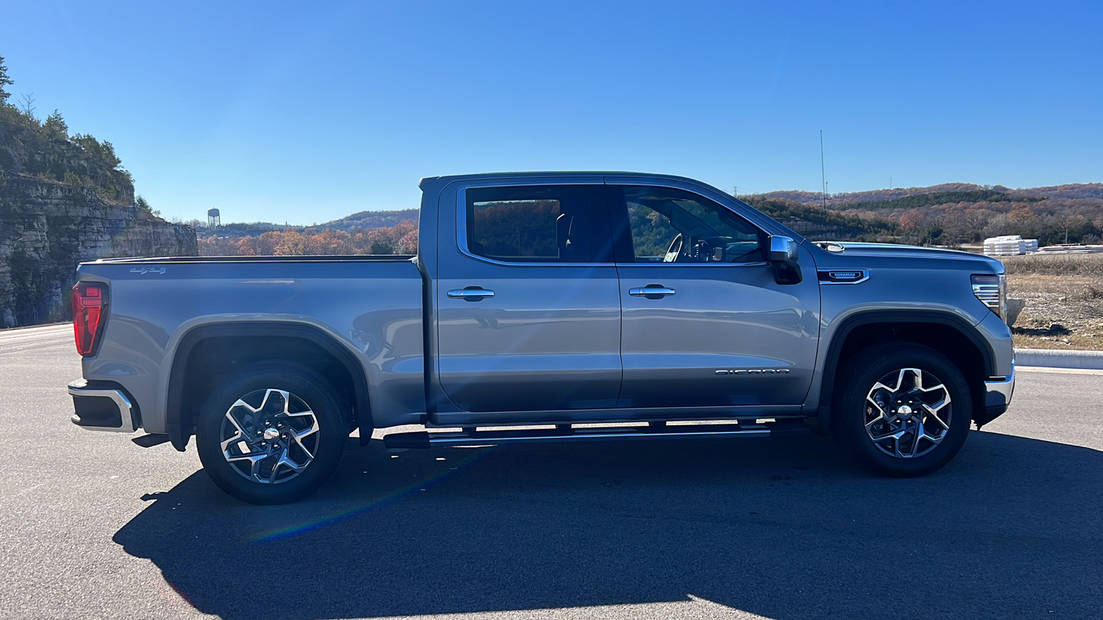 2025 GMC Sierra 1500 SLT 9