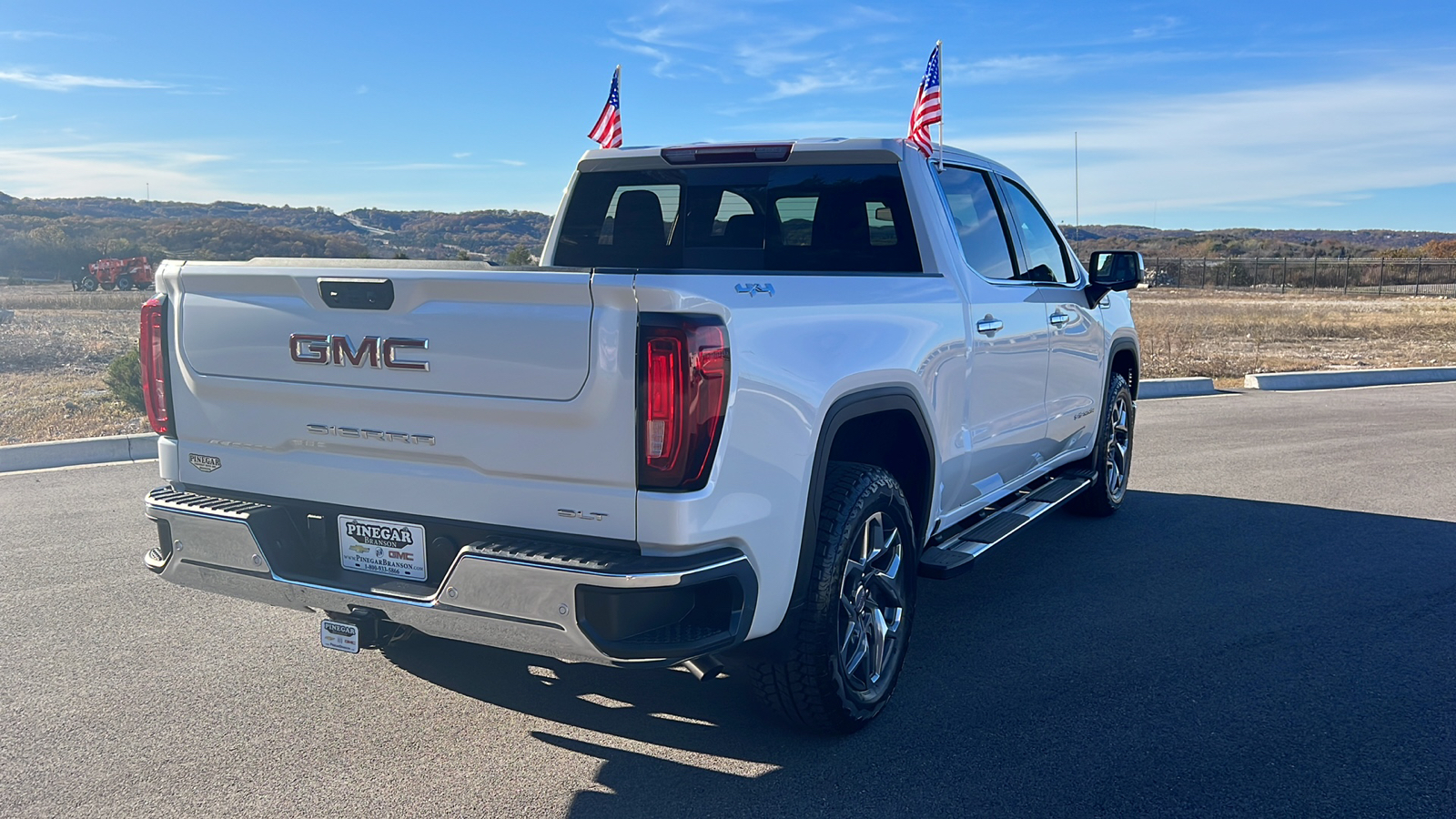 2025 GMC Sierra 1500 SLT 8