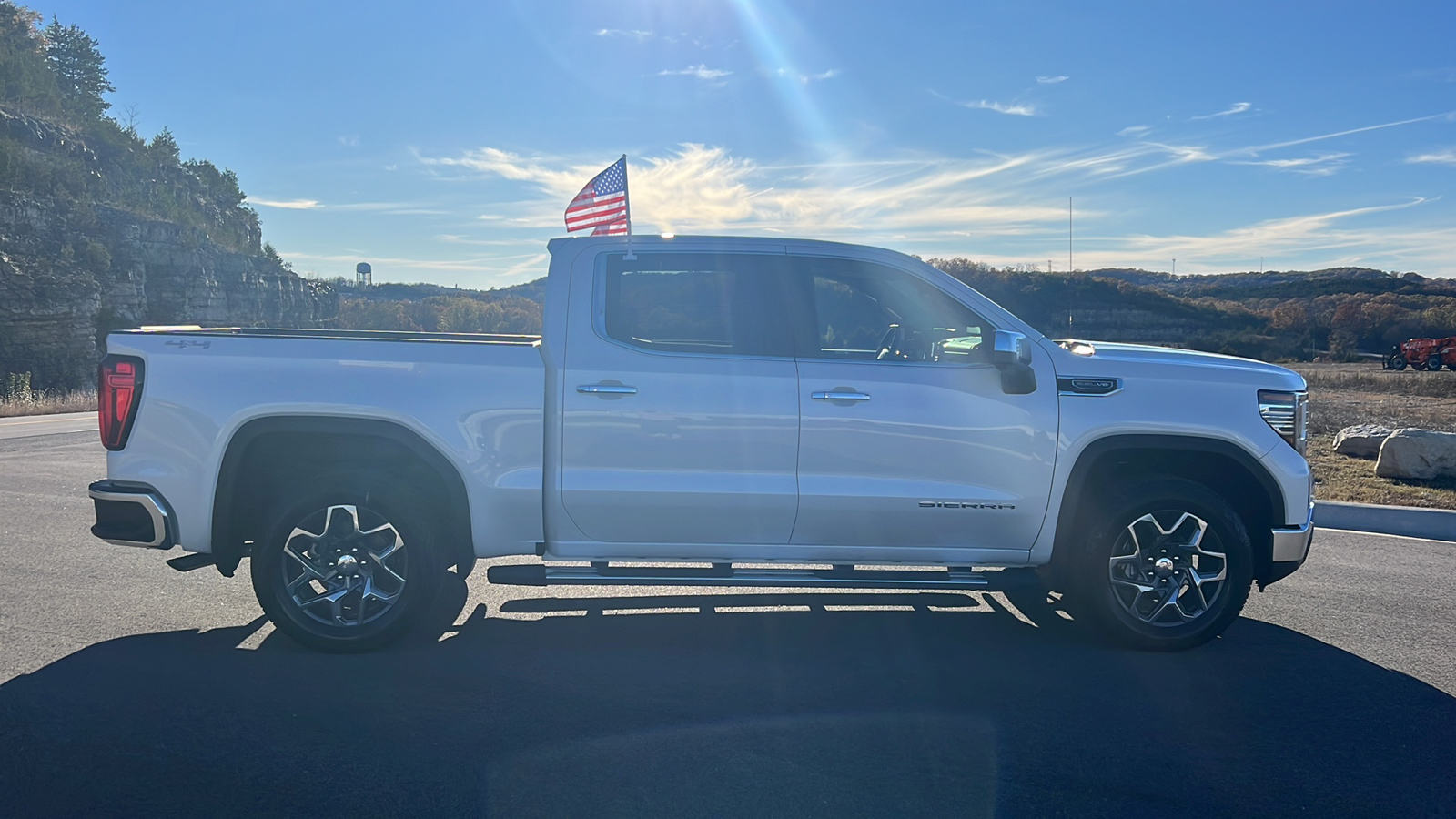 2025 GMC Sierra 1500 SLT 9