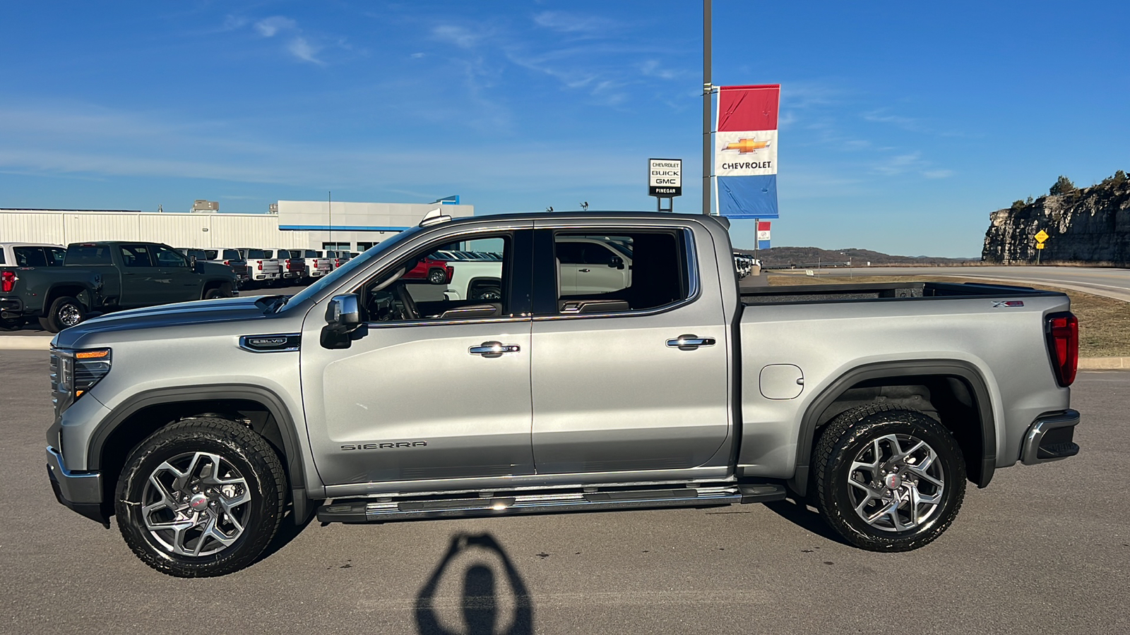 2025 GMC Sierra 1500 SLT 4