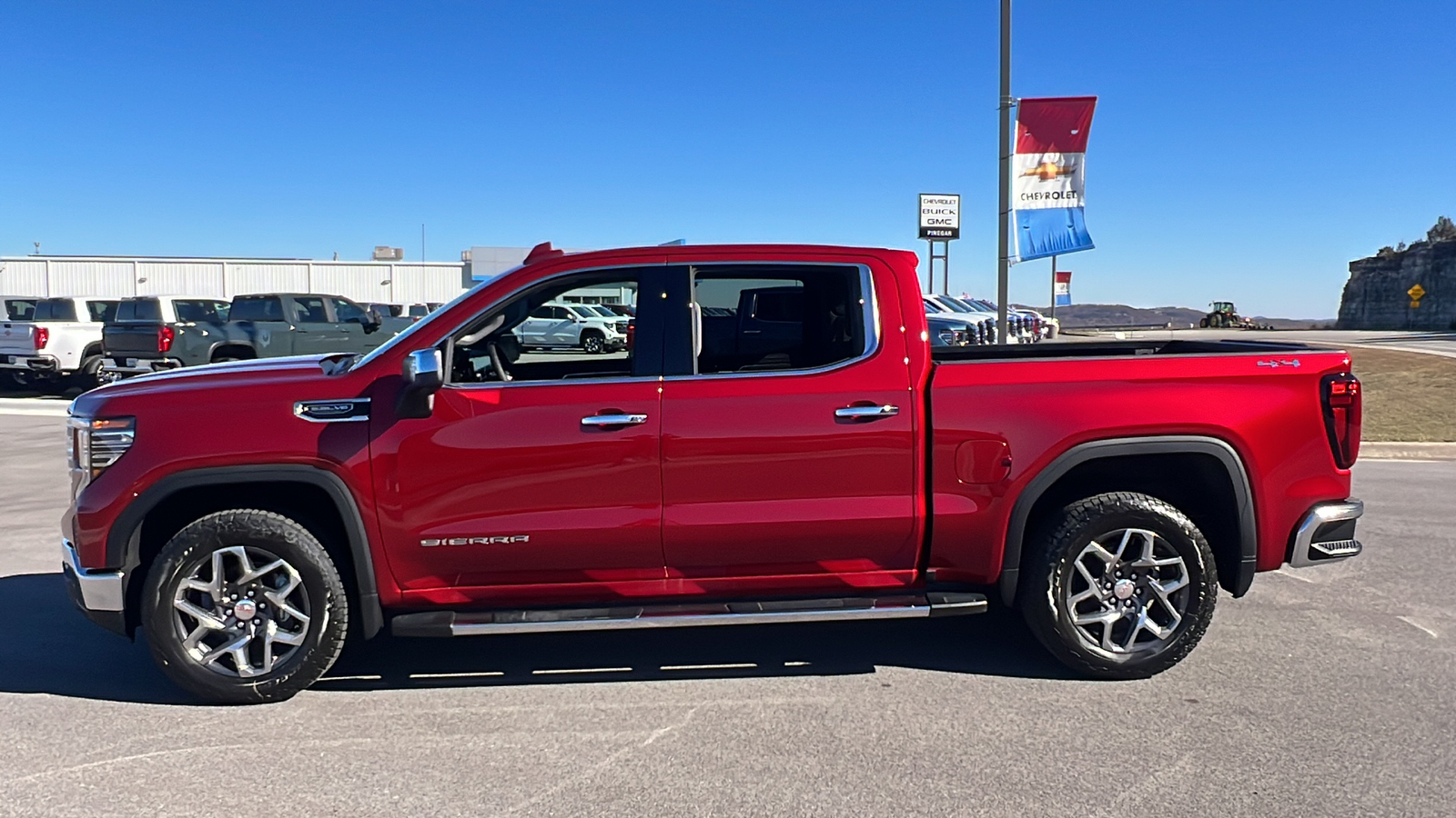 2025 GMC Sierra 1500 SLT 4