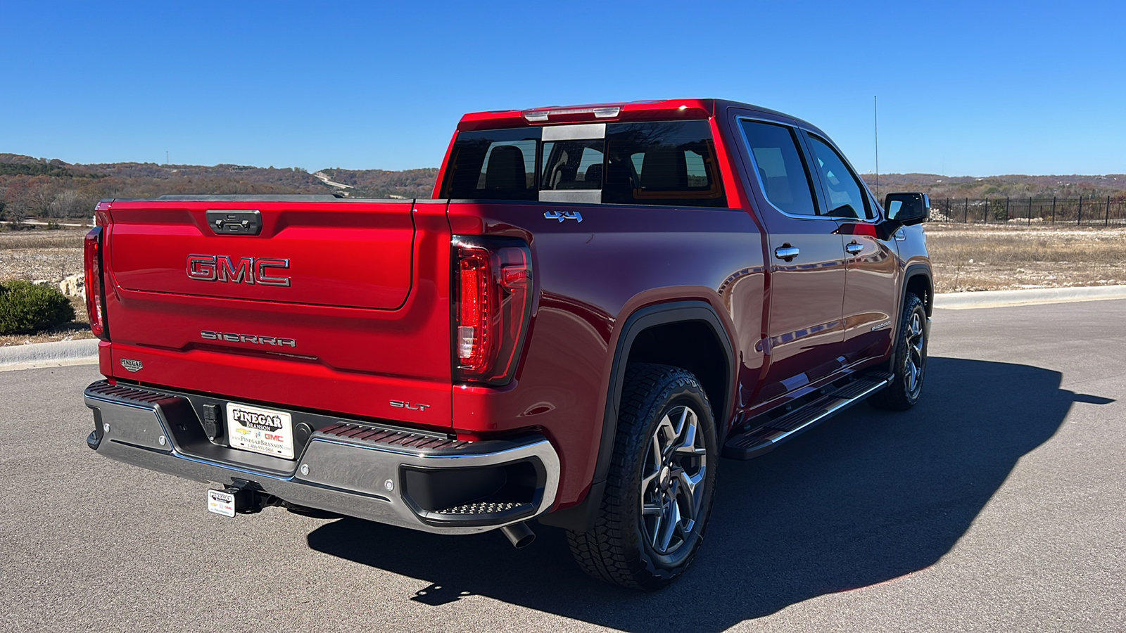 2025 GMC Sierra 1500 SLT 8