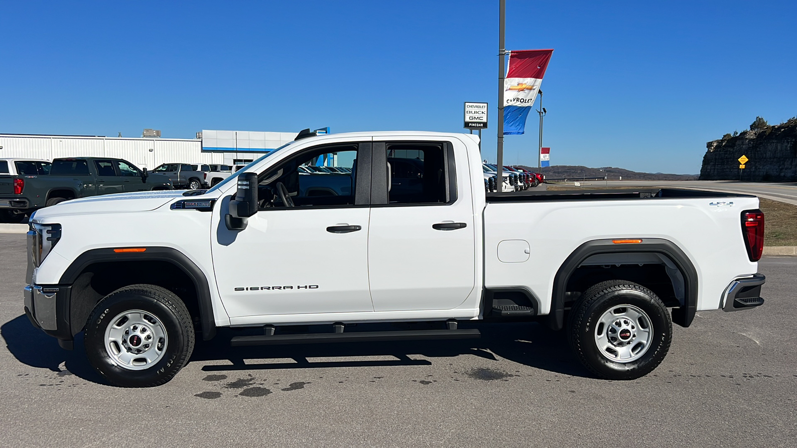 2025 GMC Sierra 2500HD Pro 4