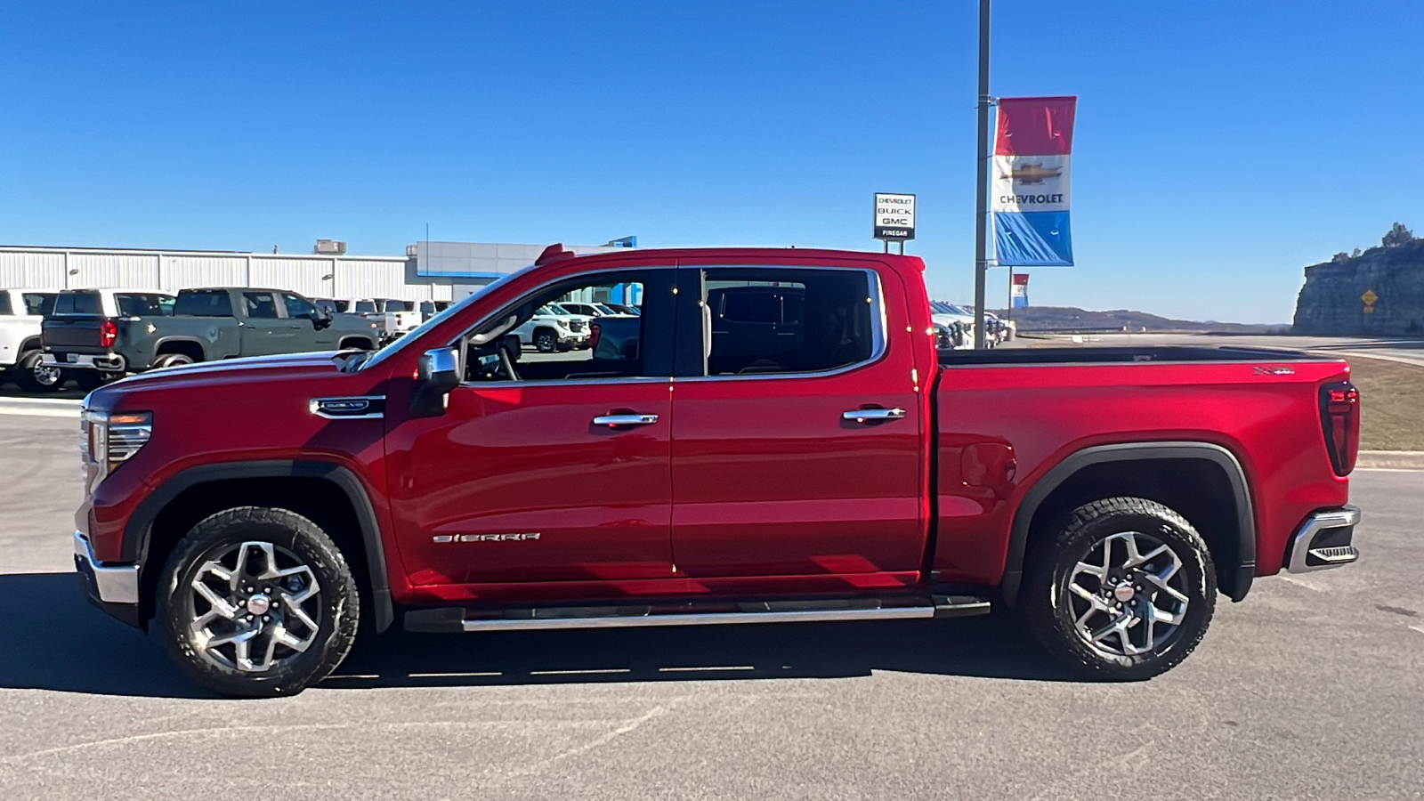 2025 GMC Sierra 1500 SLT 4