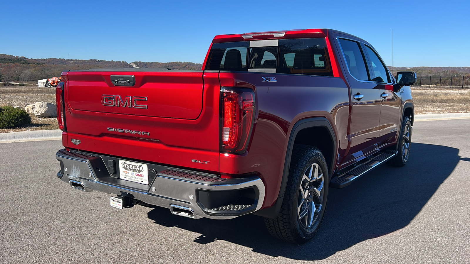 2025 GMC Sierra 1500 SLT 8