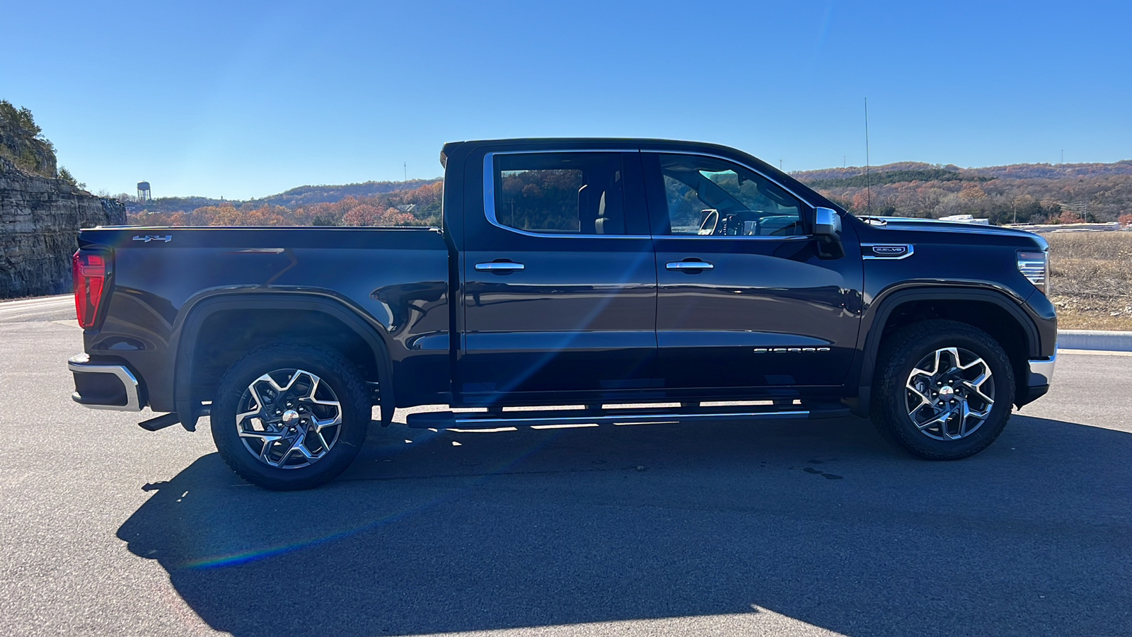 2025 GMC Sierra 1500 SLT 9