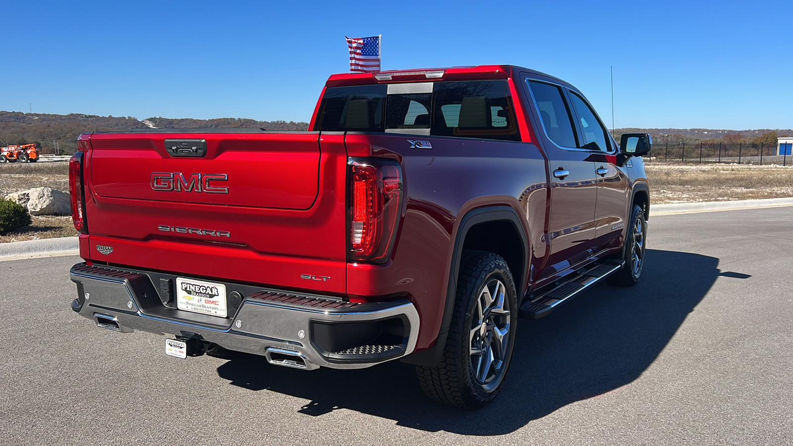 2025 GMC Sierra 1500 SLT 8