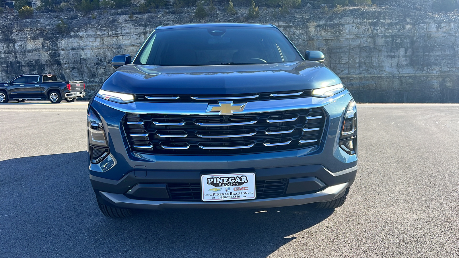 2025 Chevrolet Equinox AWD LT 2