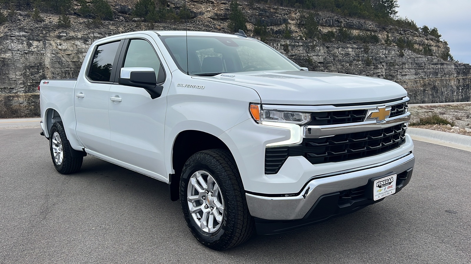 2025 Chevrolet Silverado 1500 LT 1