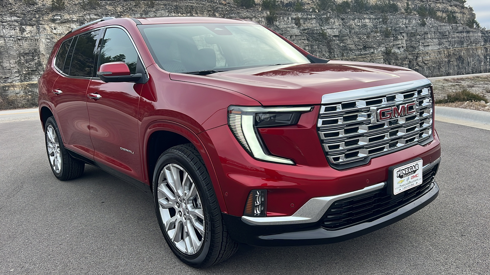 2025 GMC Acadia AWD Denali 1