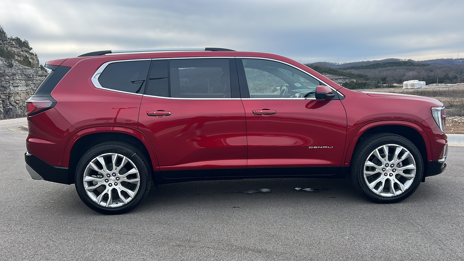 2025 GMC Acadia AWD Denali 9