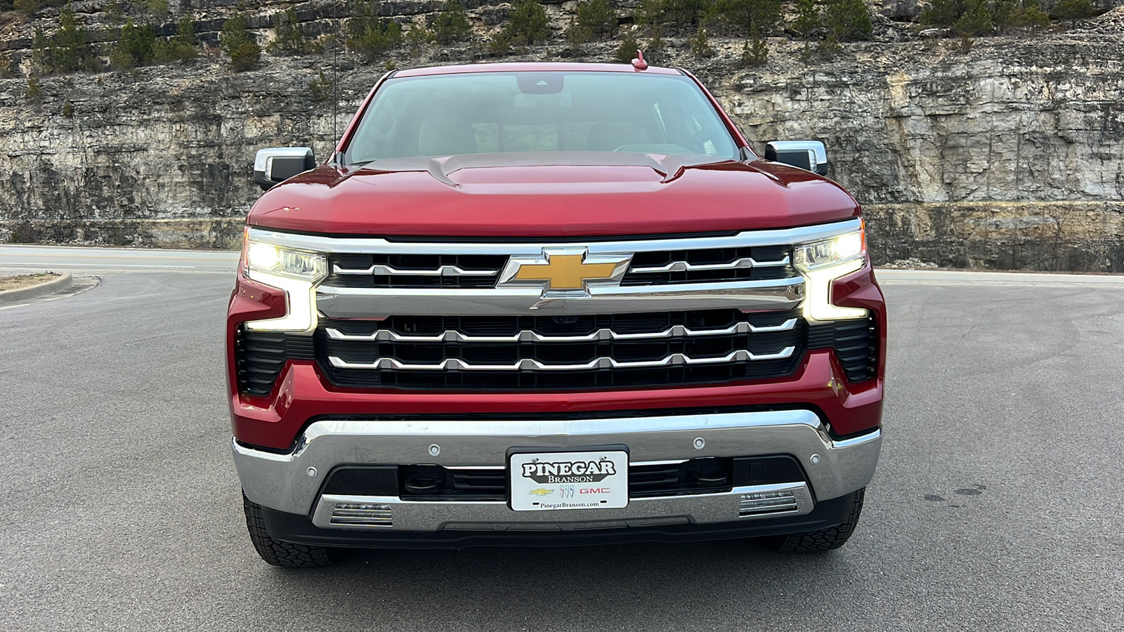 2025 Chevrolet Silverado 1500 LTZ 2