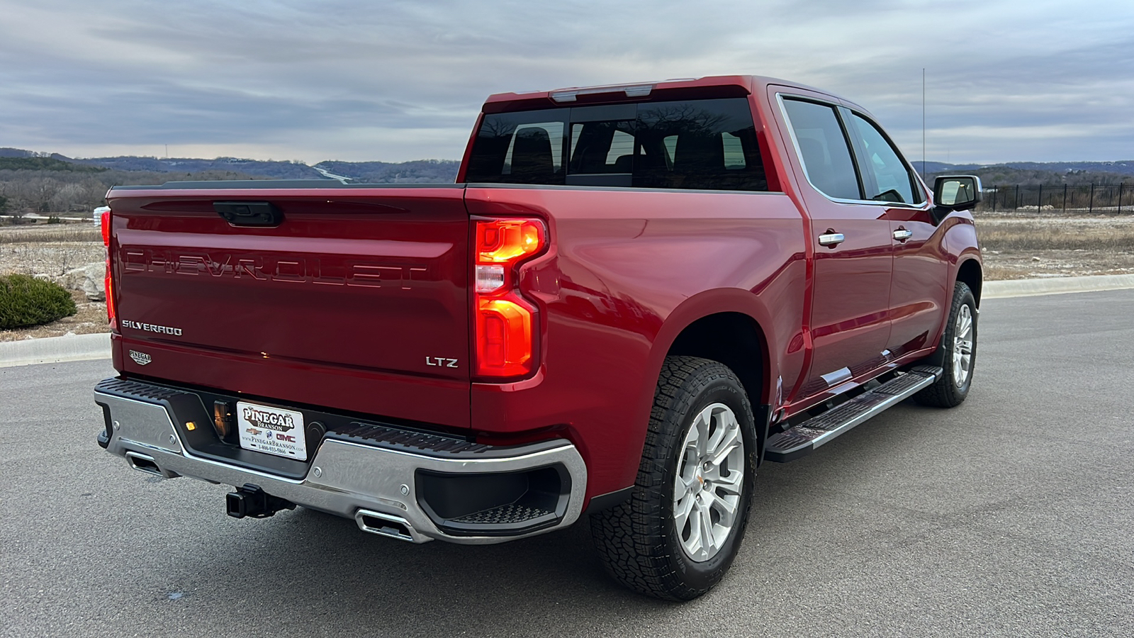 2025 Chevrolet Silverado 1500 LTZ 8