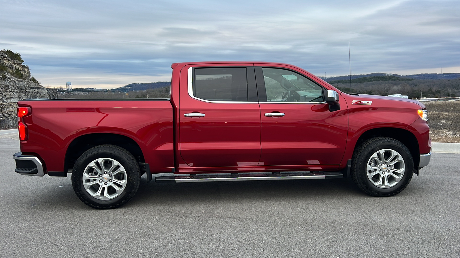 2025 Chevrolet Silverado 1500 LTZ 9