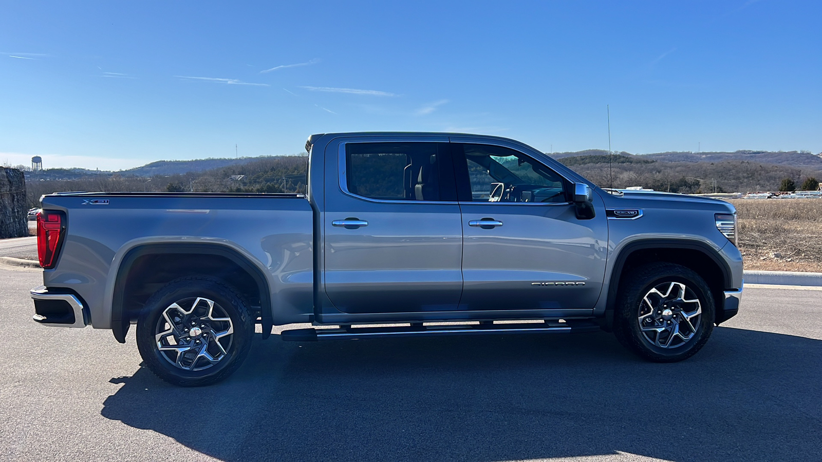 2025 GMC Sierra 1500 SLT 9