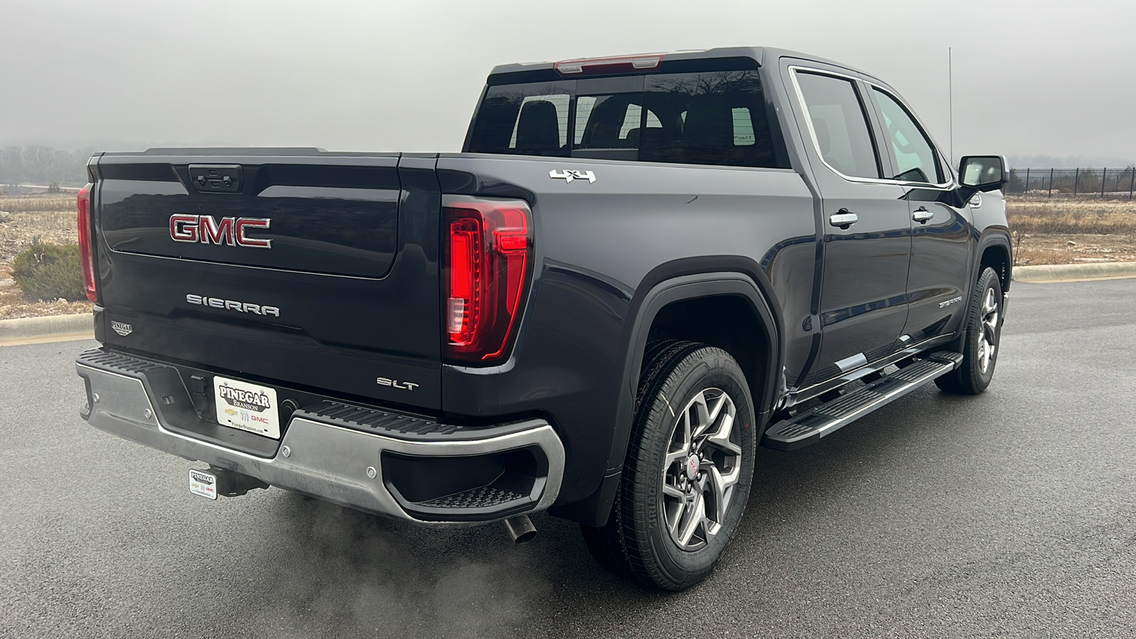 2025 GMC Sierra 1500 SLT 8