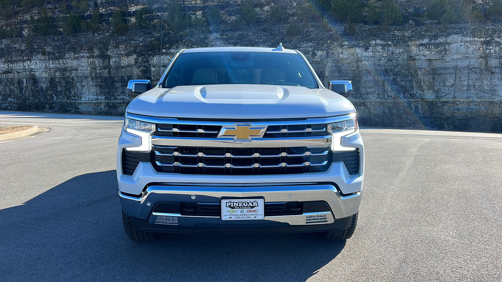 2025 Chevrolet Silverado 1500 LTZ 2