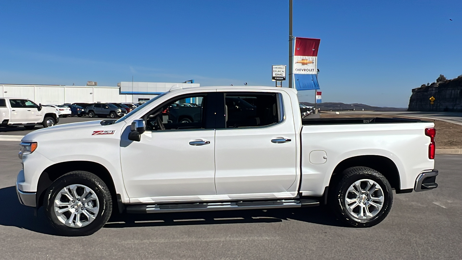 2025 Chevrolet Silverado 1500 LTZ 4