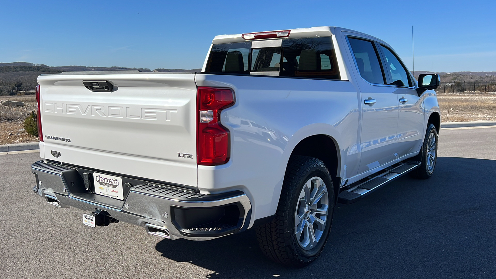 2025 Chevrolet Silverado 1500 LTZ 8