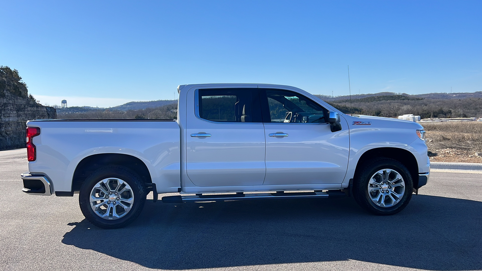 2025 Chevrolet Silverado 1500 LTZ 9