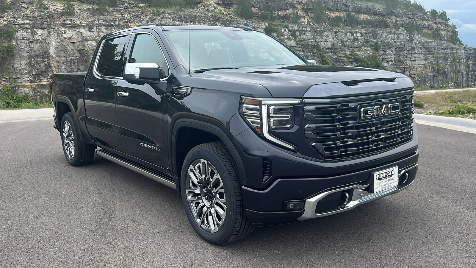 2024 GMC Sierra 1500 Denali Ultimate 1