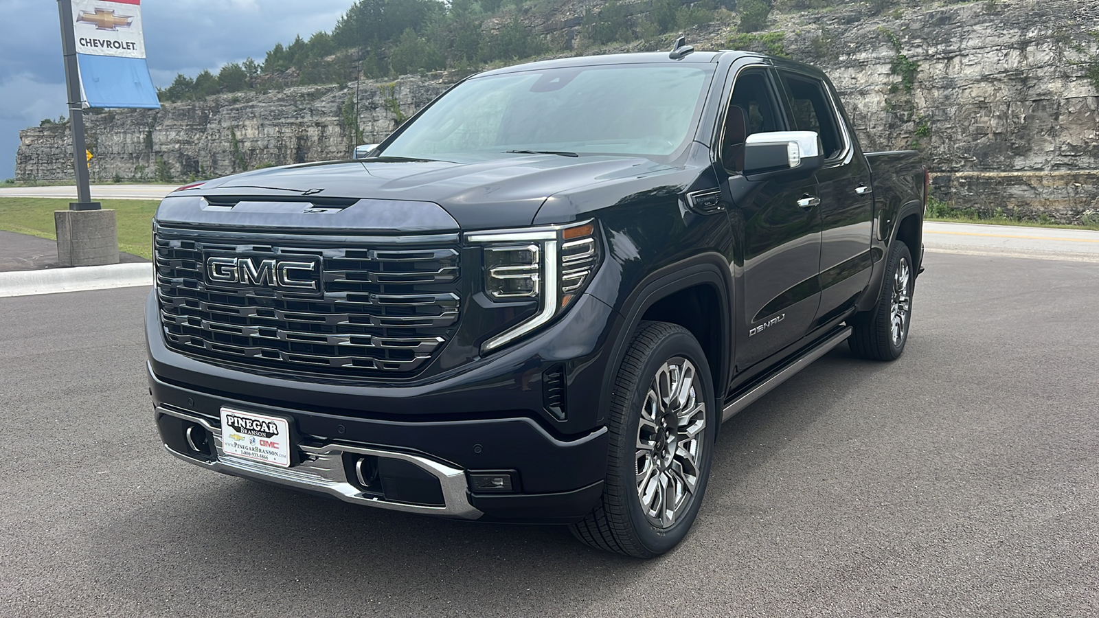 2024 GMC Sierra 1500 Denali Ultimate 3