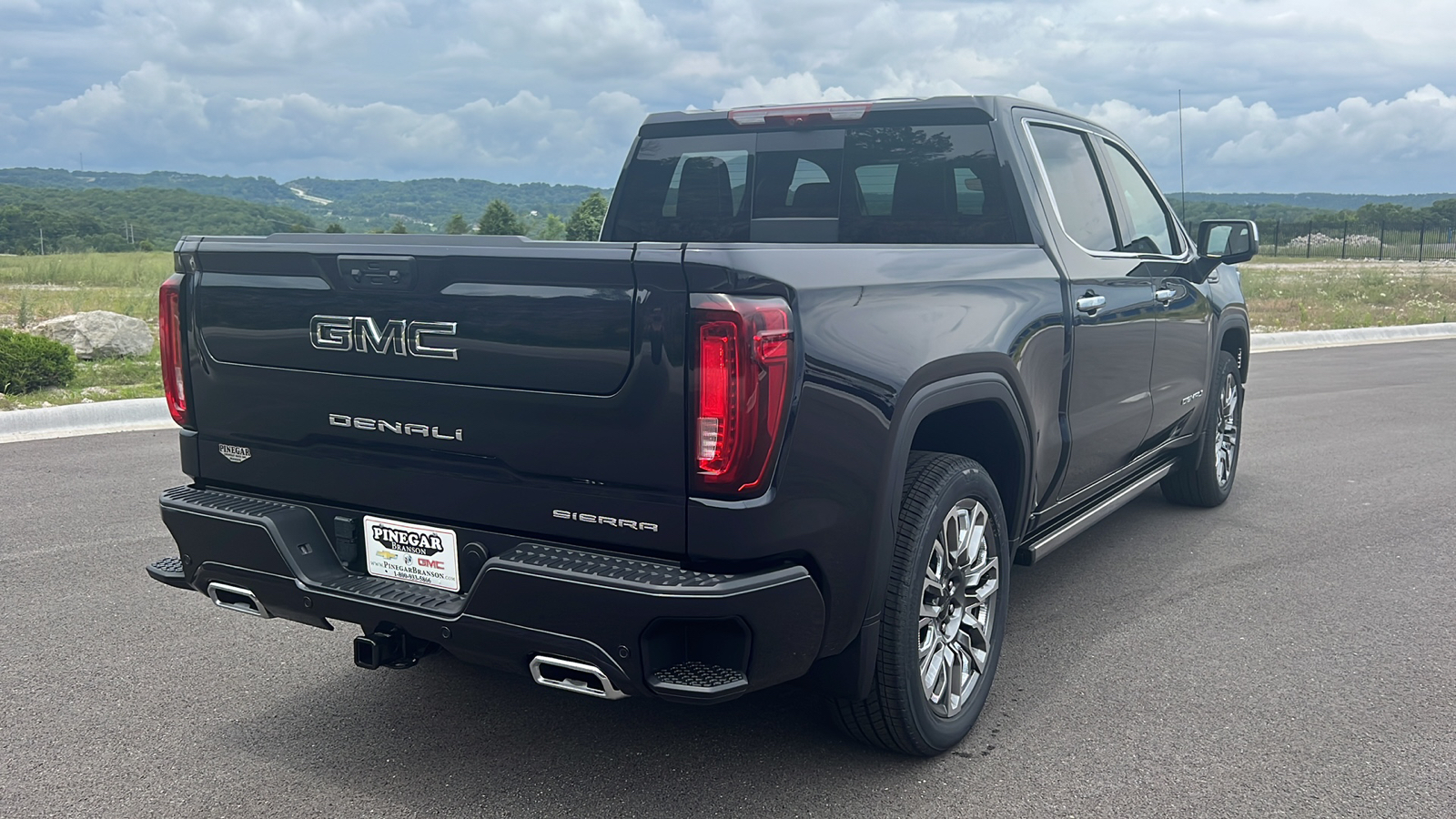 2024 GMC Sierra 1500 Denali Ultimate 8