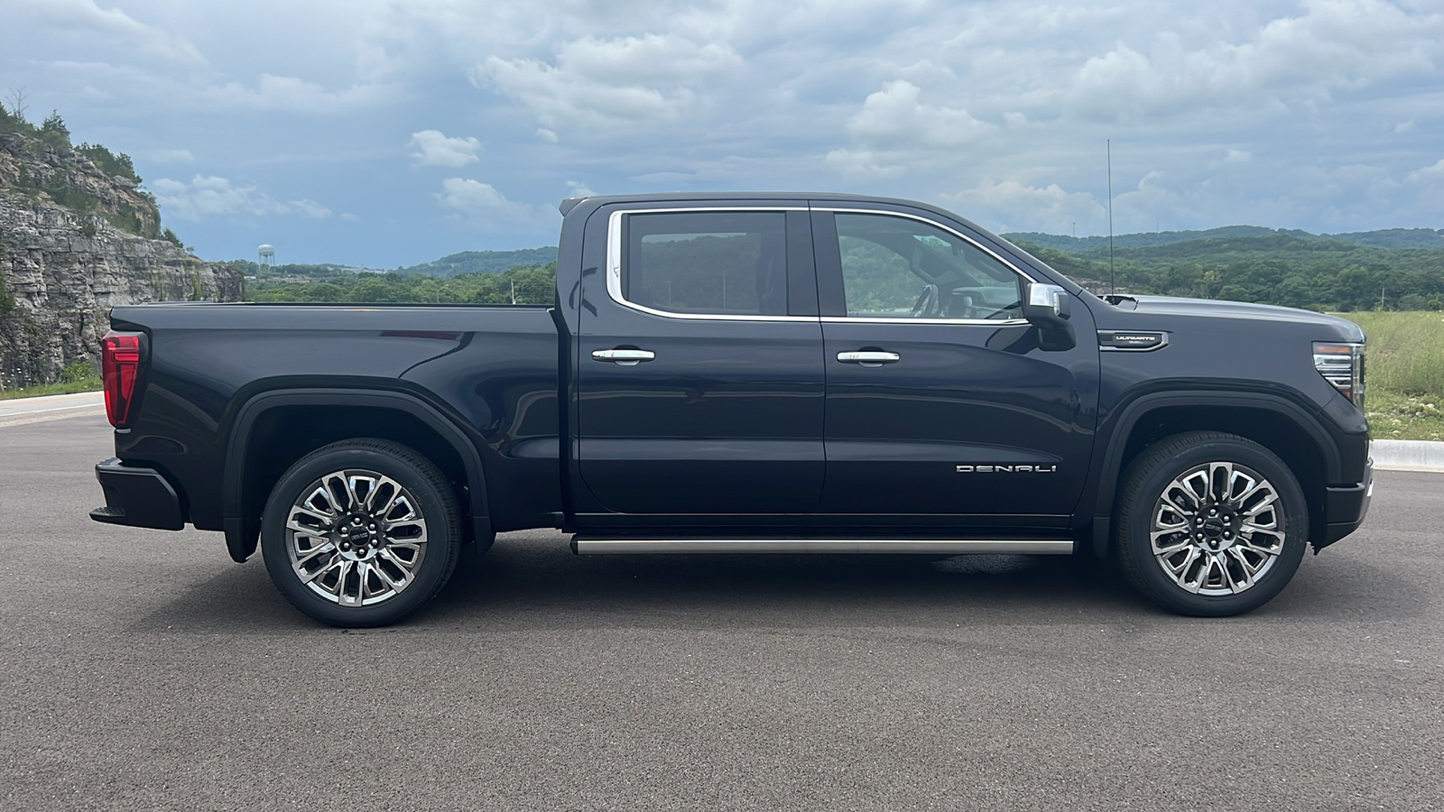 2024 GMC Sierra 1500 Denali Ultimate 9