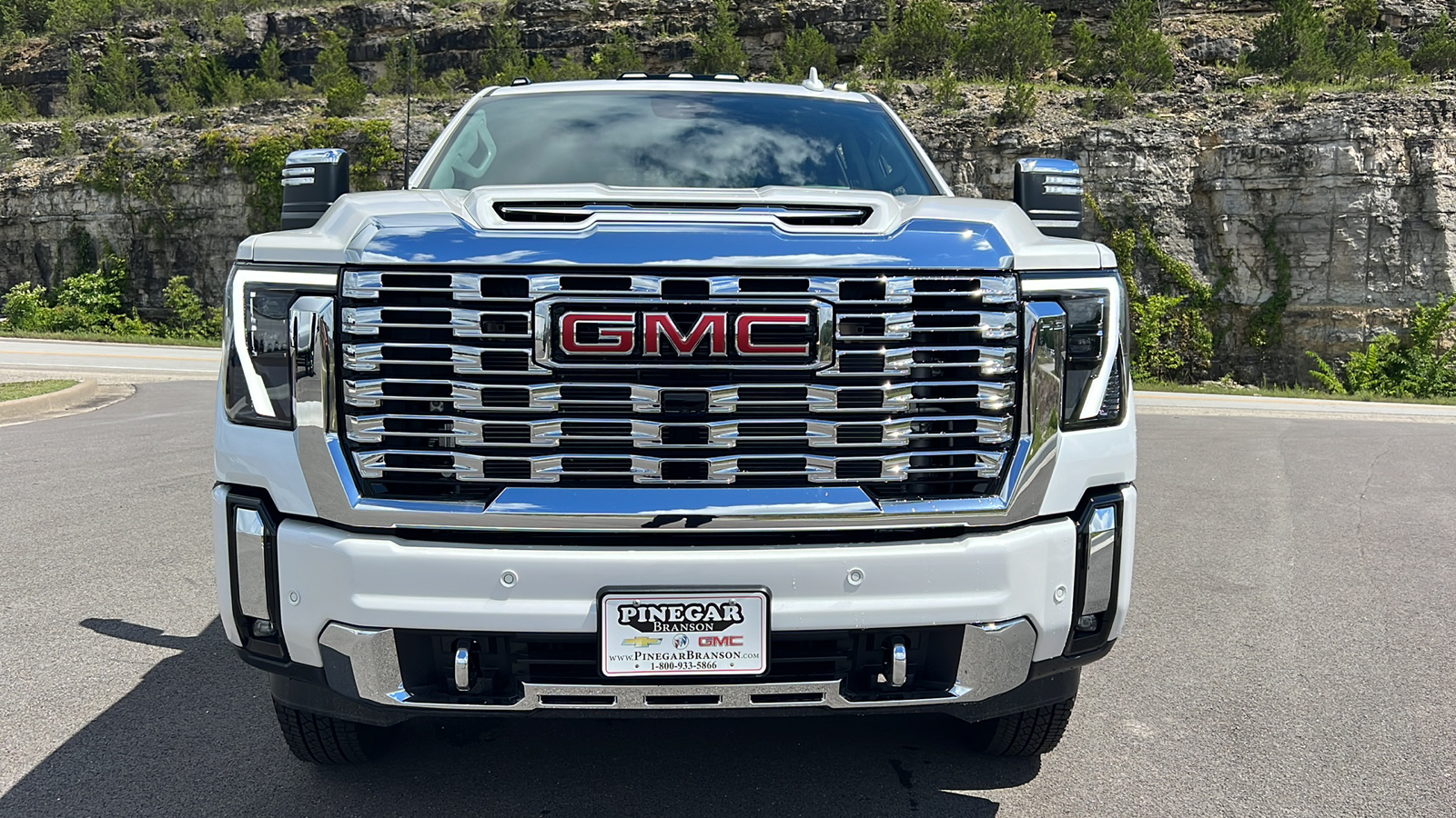 2024 GMC Sierra 3500HD Denali 2