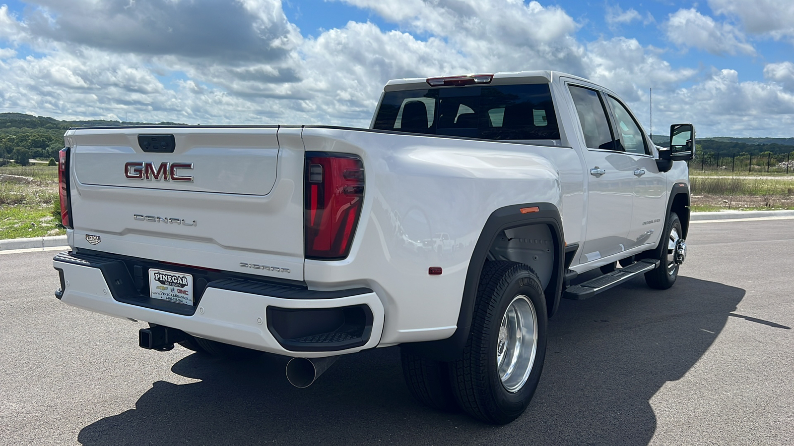 2024 GMC Sierra 3500HD Denali 8