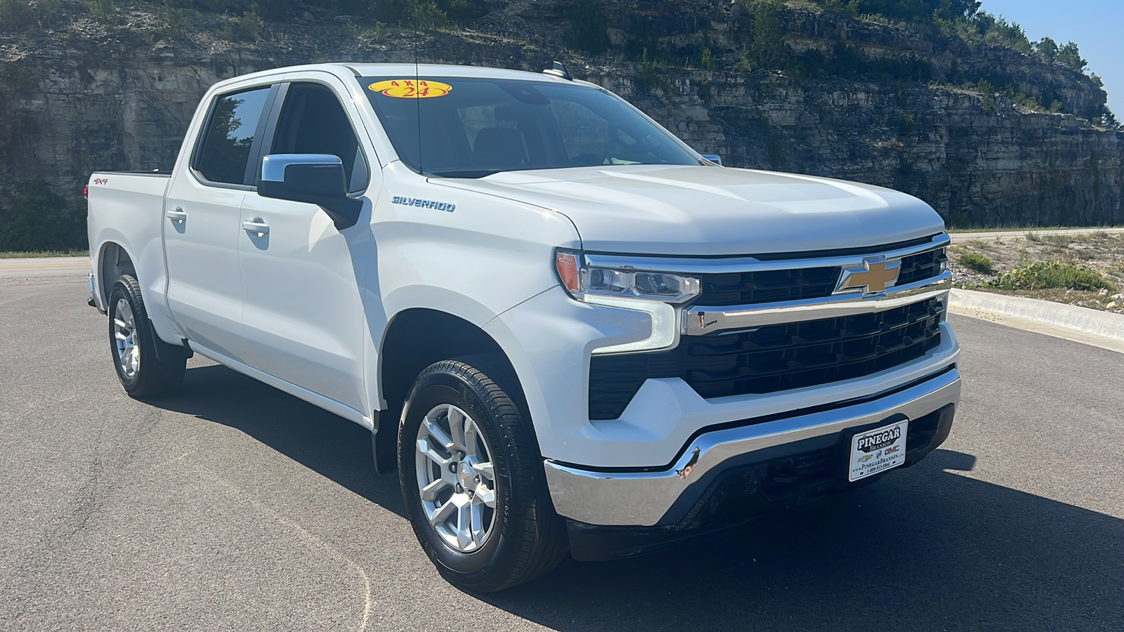 2024 Chevrolet Silverado 1500 LT 1