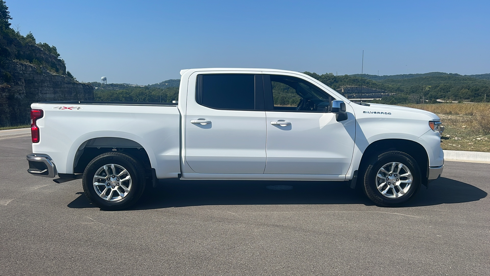 2024 Chevrolet Silverado 1500 LT 9