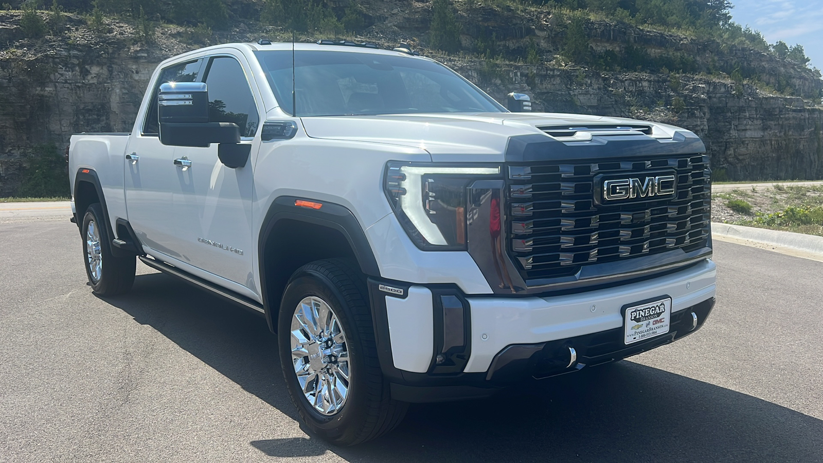 2024 GMC Sierra 2500HD Denali Ultimate 1