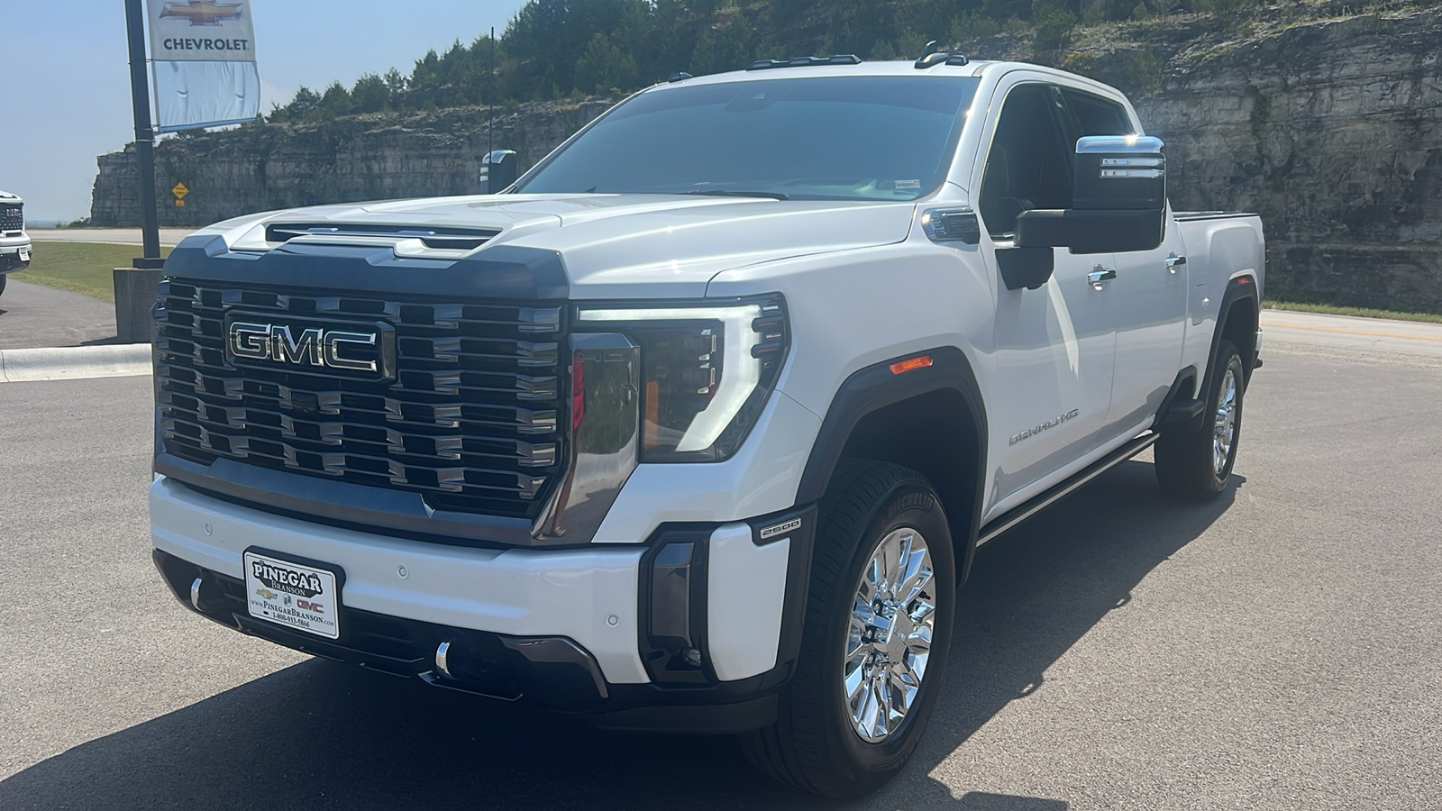 2024 GMC Sierra 2500HD Denali Ultimate 3