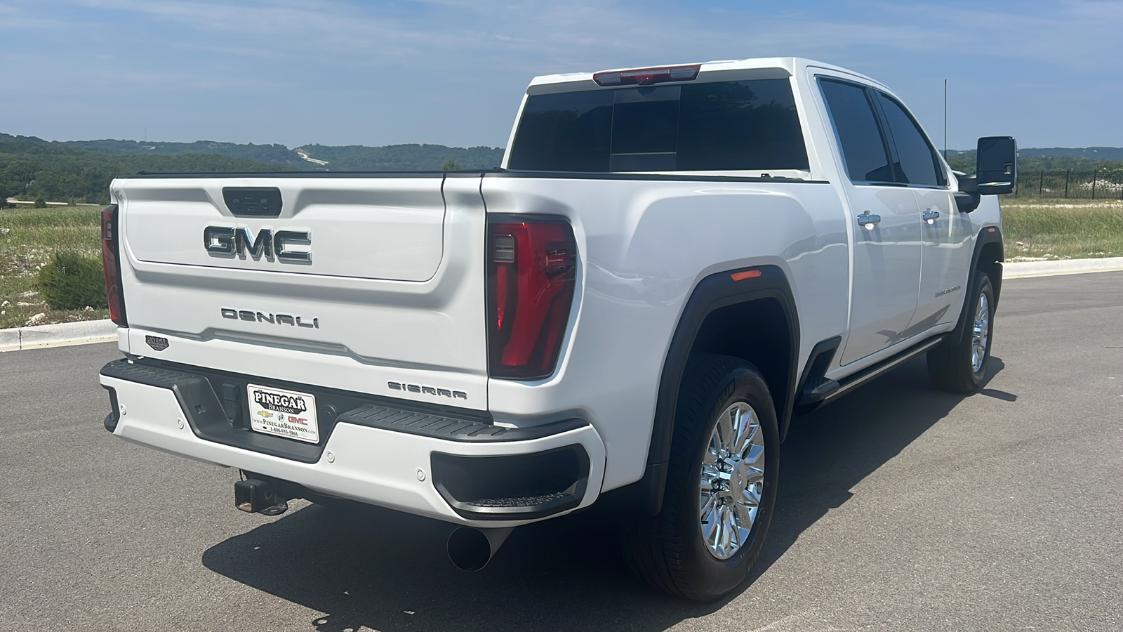 2024 GMC Sierra 2500HD Denali Ultimate 8