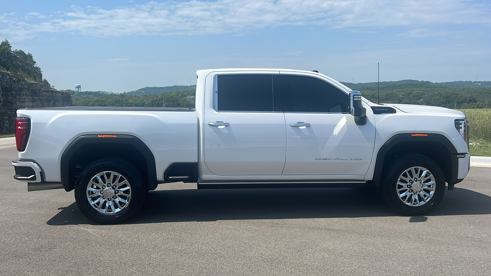 2024 GMC Sierra 2500HD Denali Ultimate 9