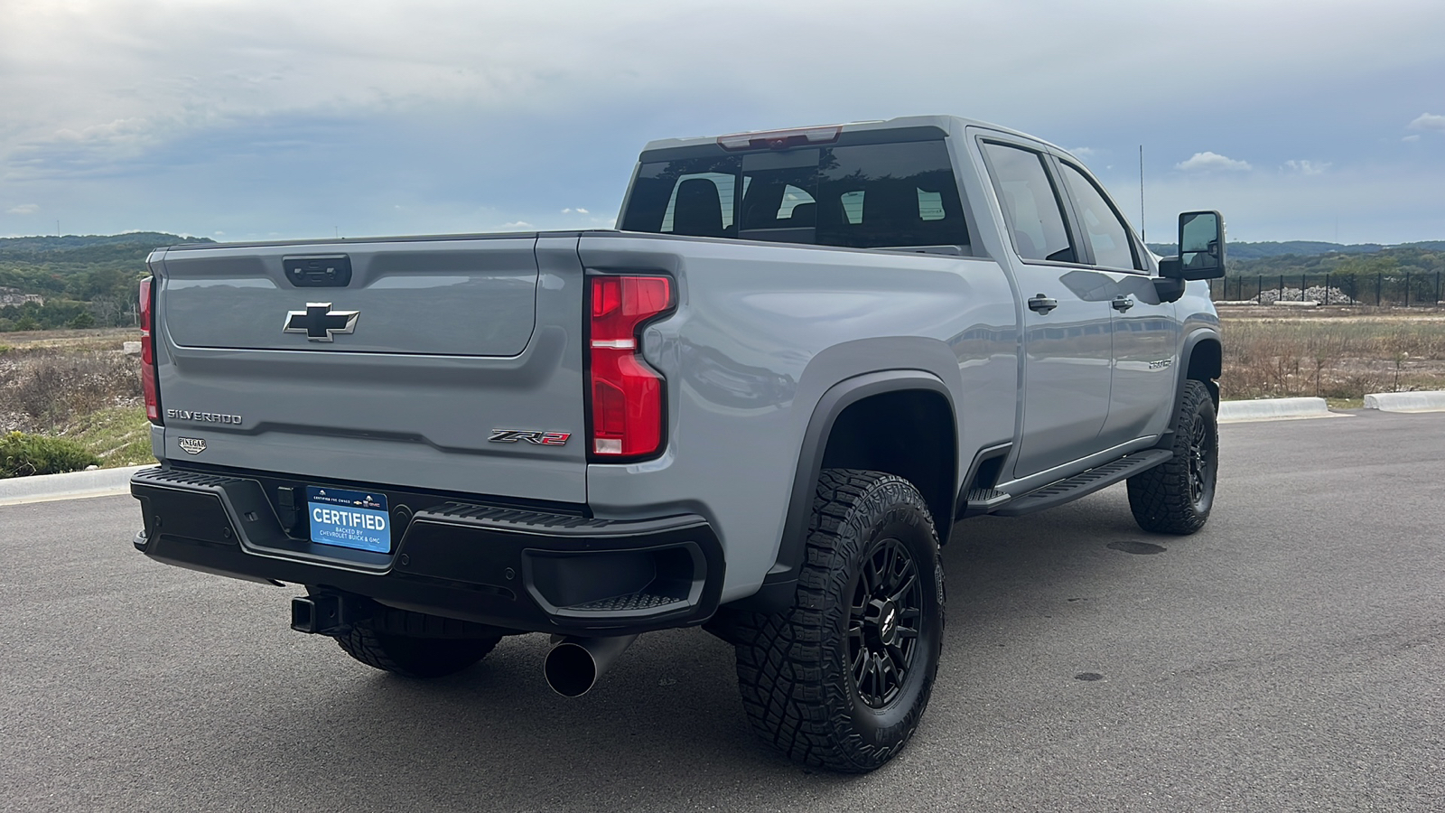 2024 Chevrolet Silverado 2500 ZR2 8