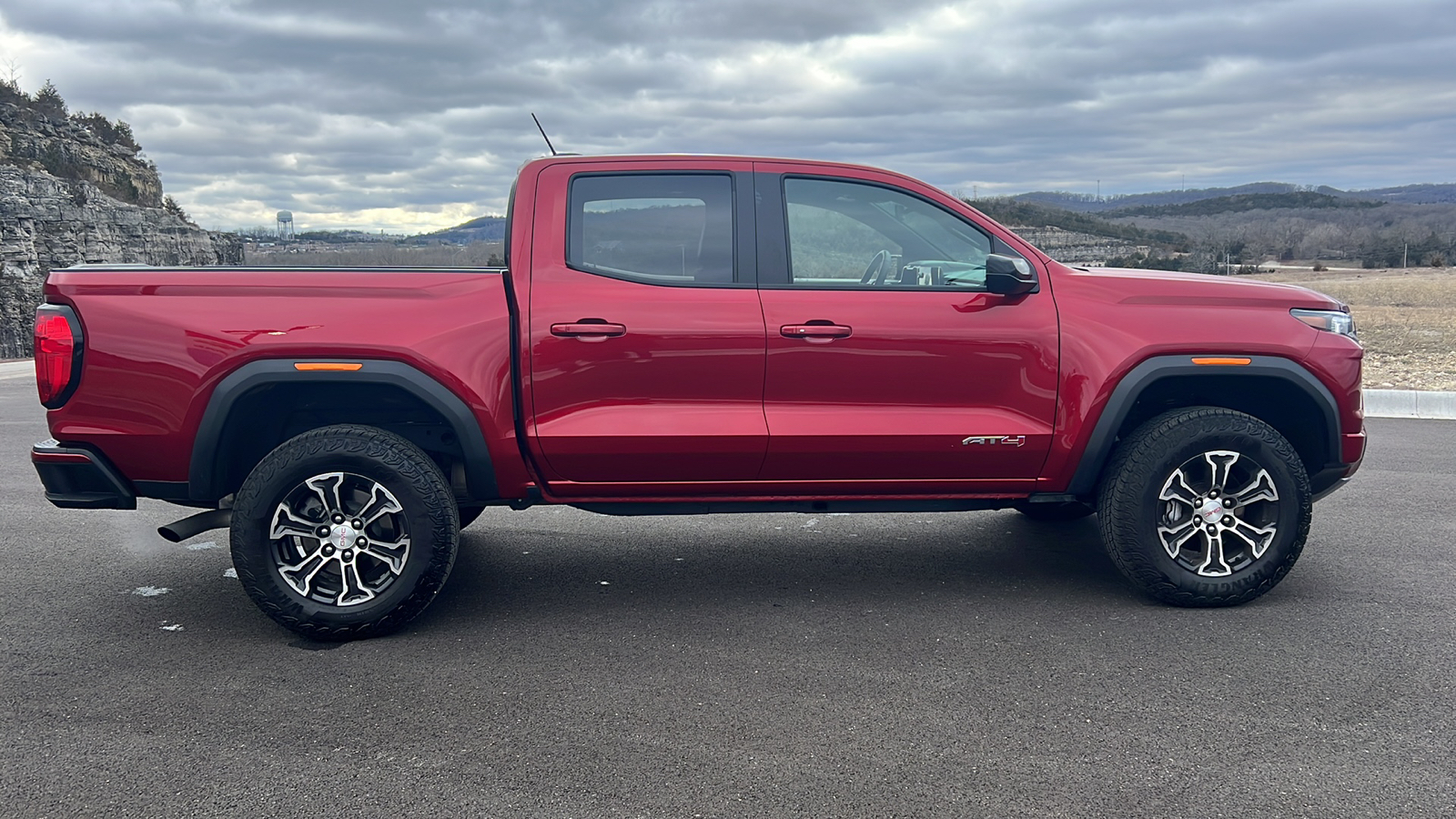 2023 GMC Canyon 4WD AT4 9